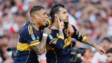 AME5005. BUENOS AIRES (ARGENTINA), 19/04/2026.- Leandro Paredes (d) de Boca Juniors celebra un gol este domingo, en un partido de la Liga Profesional Argentina entre River Plate y Boca Juniors en el estadio Más Monumental en Buenos Aires (Argentina). EFE/ Juan Ignacio Roncoroni