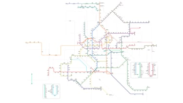 A esta ciudad también se la conoce como Guangzhou, una ciudad del sur de la República Popular China. Consta de 16 líneas operativas con 260 estaciones y 621,05 km de vías férreas aunque para 2028 se quiere que esta longitud aumente hasta los 1000 kilómetros.