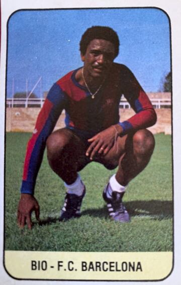 Tras su paso por el Tarrasa, fichó por el Barcelona, donde jugó entre 1977 y 1979.