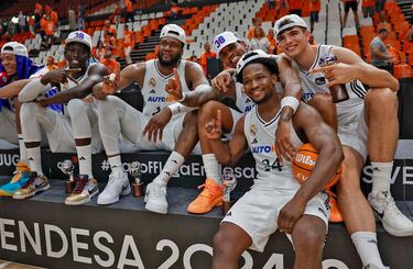 El Real Madrid campeón de Liga. El conjunto blanco realiza una segunda vuelta del campeonato espectacular tras consegiur 30 victorias de los últimos 31 partidos.