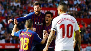 Soccer Football - La Liga Santander - Sevilla v FC Barcelona - Ramon Sanchez Pizjuan, Seville, Spain - February 23, 2019 Barcelona's Lionel Messi celebrates scoring their first goal with Philippe Coutinho and team mates REUTERS/Marcelo del Pozo