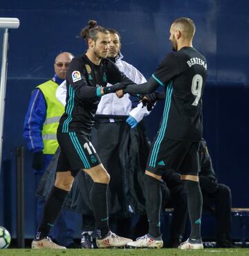 Cambio de Benzema por Gareth Bale