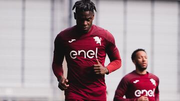 Duván Zapata podría salir de Torino antes de tiempo