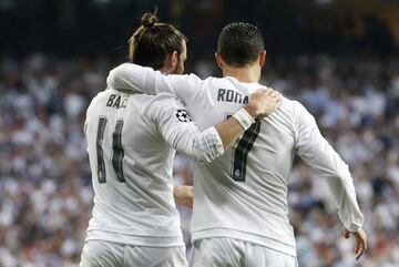 Football Soccer - Real Madrid v Manchester City - UEFA Champions League Semi Final Second Leg - Estadio Santiago Bernabeu, Madrid, Spain - 4/5/16
 Gareth Bale celebrates with Cristiano Ronaldo after scoring the first goal for Real Madrid
 Action Images via Reuters / Carl Recine
 Livepic
 EDITORIAL USE ONLY.