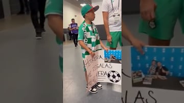 Niño quería la playera de Héctor Herrera, no lo logró, pero consiguió algo mejor