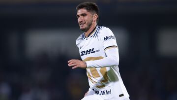 Gustavo del Prete durante un partido con los Pumas.