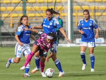 Santa Fe se quedó con el segundo clásico del año al vencer en Techo 0-3 a Millonarios que jugó de local. Ysaura Viso, Fany Gauto y Diana Celis marcaron los goles de la victoria. Con 15 puntos lideran el Grupo A y las Embajadoras se quedaron con 7 en el segundo puesto.