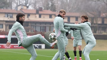 El estadounidense y el mexicano se perfilan para ser titulares contra Feyenoord en la ida de los playoffs por la UEFA Champions League.