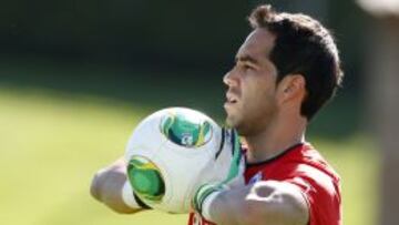 Claudio Bravo está molesto por el actuar del técnico de Colo Colo.
