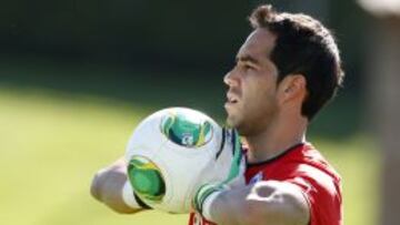 Claudio Bravo est&aacute; molesto por el actuar del t&eacute;cnico de Colo Colo.