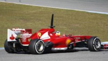 Pedro de la Rosa prob&oacute; el Ferrari F138 en los test de Jerez.
