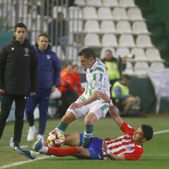El Córdoba tumba al Atlético B al ritmo de Carracedo