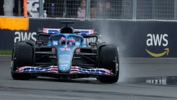 Formula One F1 - Canadian Grand Prix - Circuit Gilles Villeneuve, Montreal, Canada - June 18, 2022 Alpine's Fernando Alonso during qualifying REUTERS/Chris Helgren