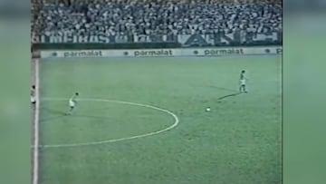 Roberto Carlos' stunning 40-metre piledriver for Palmeiras