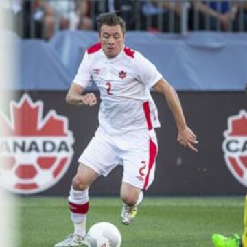 Ledgerwood jugador del FC Edmonton.