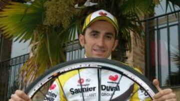 <b>EN FORMA. </b>Javier Otxoa corre ahora con paralímpicos con los colores del Saunier Duval.