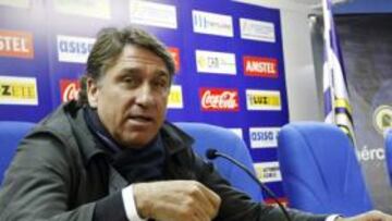 <b>OPTIMISTA. </b>Esteban Vigo, ayer, comparece ante los medios en la sala de prensa del Rico Pérez.