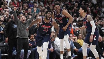 En 2019, los Raptors apearon a los Sixers y Embiid sufri&oacute; la asfixiante defensa de Marc Gasol. Tres a&ntilde;os despu&eacute;s, el p&iacute;vot se redime con un triple para el recuerdo.