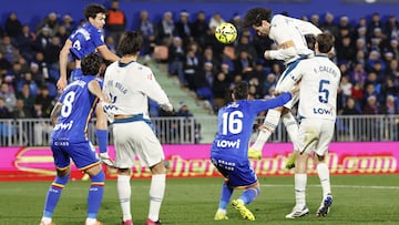 Cabrera marca de cabeza ante el Getafe.