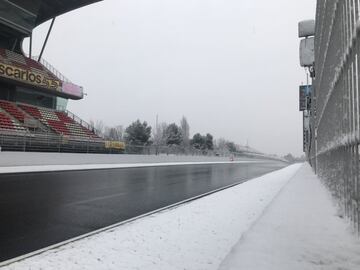 Montmeló despertó nevado en el tercer día de test de F1