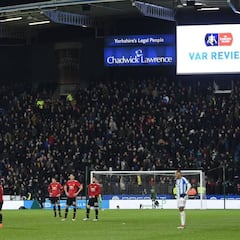 FIFA y UEFA no se ponen de acuerdo con el uso del VAR