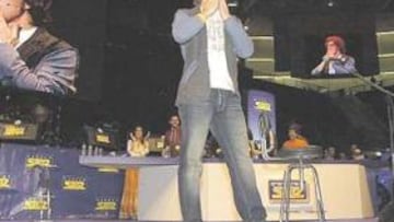 <b>HOMENAJEADO. </b>Alonso, el ganador más joven del Mundial de la historia, está recibiendo muchos reconocimientos a su extraordinaria temporada.