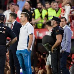 El Sevilla trata el despido de Lopetegui
