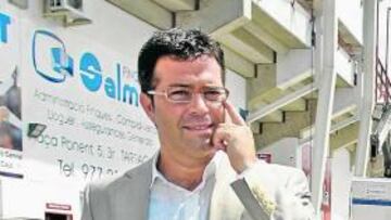 <b>RTATIFICA. </b>El presidente, en las instalaciones del Nou Estadi.