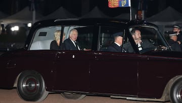 LONDON UNITED KINGDOM, SPAIN - SEPTEMBER 18: King Charles III and Queen consort Camilla Parker Bowles after a reception at Buckingham Palace, Sept. 18, 2022, in London, United Kingdom. King Charles III of England has organized a reception at Buckingham Palace for the hundreds of dignitaries and dignitaries who will attend the funeral of Queen Elizabeth II on September 19 at Westminster Abbey. Elizabeth II passed away on September 8 at the age of 96.
[*. (Photo By Isabel Infantes/Europa Press via Getty Images)