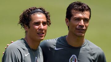 SELECCION MEXICANA WC 2006
MEXICO COPA DE ORO 2005
MEXSPORT DIGITAL IMAGE
07 July 2005: Action photo of Guillermo Ochoa (L) and Jared Borgetti of mexican soccer team,during the session training of the Copa de Oro 2005./Foto de accion de Guillermo Ochoa (I) y Jared Borgetti del equipo mexicano de futbol,durante una sesion de entrenamiento de la Copa de Oro 2005. MEXSPORT/VICTOR STRAFFON