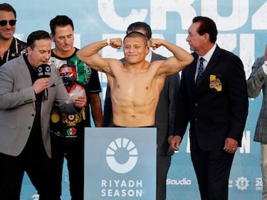 Así fue la impresionante victoria de ‘Pitbull’ Cruz con la que ganó el campeonato superligero del CMB