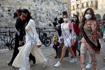 Las participantes han paseado por las calles de Jerusalén con la vista puesta en el próximo 13 de diciembre cuando se conocerá la ganadora.