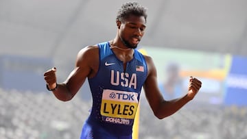 Noah Lyles celebra su victoria en la final de los 200 metros en los Mundiales de Atletismo 2019 en el Khalifa International Stadium de Doha.