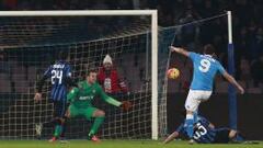 Napoli le arrebató el liderato al Inter de Milán de Medel