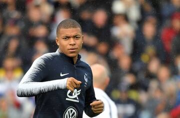 France's forward Kylian Mbappe looks on during a training session in Guingamp, western France on October 10, 2018, on the eve of their friendly football match France vs Iceland.