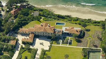 Oakley founder James Jannard has sold his mansion in El Pescador State Beach in the surf area of Malibu for a whopping $210 million, setting a state record.