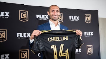 En su presentación oficial como jugador de LAFC, el experimentado zaguero italiano reconoció la calidad del mexicano, quien ahora es su compañero.