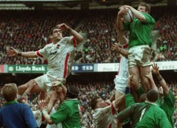 04/04/98. Torneo V Naciones. Irlanda-Inglaterra. Jonny Wilkinson debuta reemplazando a Mike Catt convierti¨¦ndose en el jugador m¨¢s joven en representar al XV de la Rosa.