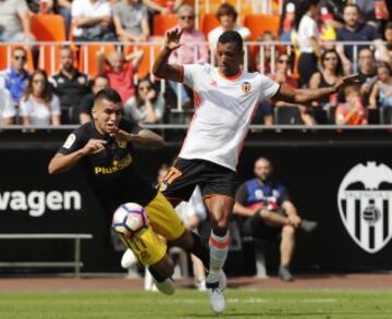 Penalti de Nani a Correa.