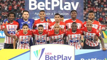 La presentación del Junior antes de salir al campo