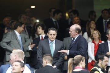 Gran ambiente en el palco del Bernabéu. 