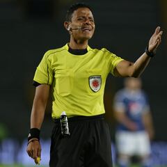Así es Bismarks Santiago, el árbitro que dirigirá el Millonarios vs. Nacional | Clásico Liga BetPlay