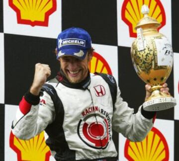 Button celebra su victoria en el GP de Hungría en 2006.