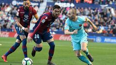 El Barça presenta la camiseta conmemorativa de Iniesta