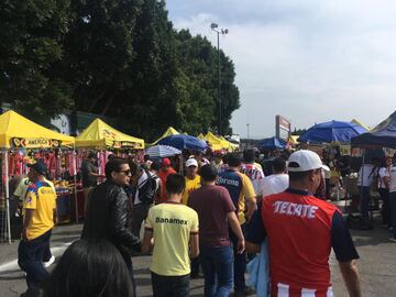 La afición puso el color al Azteca en el Clásico Nacional