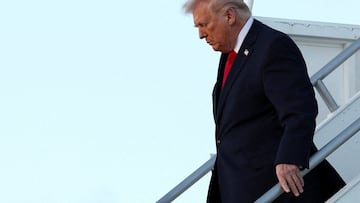 U.S. President Donald Trump exits Air Force One as he arrives at Miami International Airport in Florida, U.S., April 11, 2026. REUTERS/Kevin Lamarque