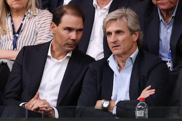 Rafael Nadal junto a Carlos Costa, extenista profesional de principios de la década de 1990.