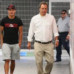 El incierto futuro de Gaete tras reunión con Salas: volvió a Chile