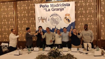 Víctor Sánchez del Amo, Agustín Rodríguez, Tomás Roncero y Javi Balboa brinda por el pase del Real Madrid a la final de la Champions en la cena del 24º aniversario de la peña madridista de La Granja.