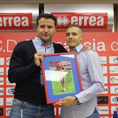 Ripa se despide del Numancia siendo "uno más de esta familia"